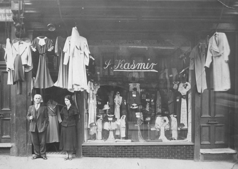 Vintage market fashion scene 6